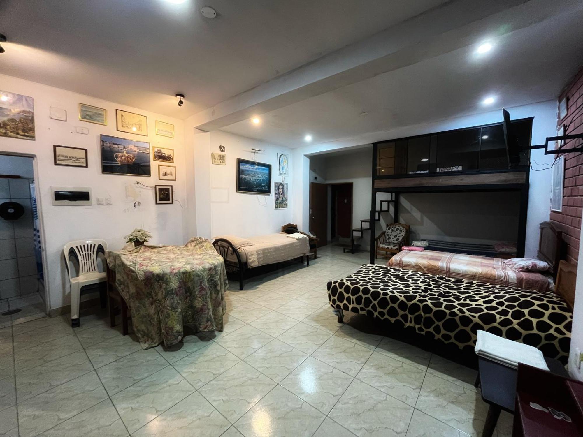 Bed and Breakfast Ugarte Street Trujillo Zewnętrze zdjęcie